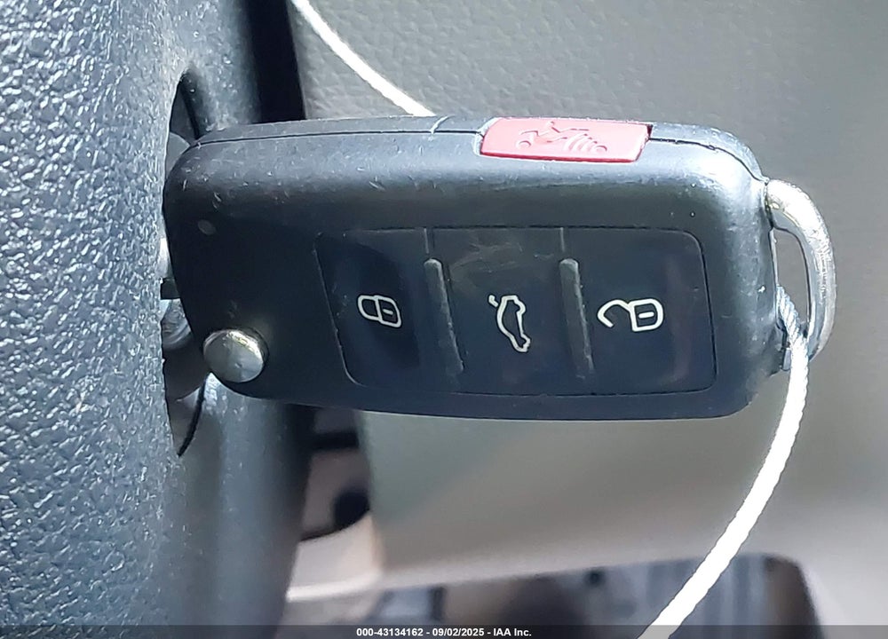 2014 VOLKSWAGEN PASSAT VIN: 1VWAS7A34EC042884
