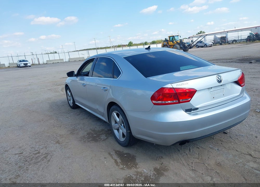 2014 VOLKSWAGEN PASSAT VIN: 1VWAS7A34EC042884