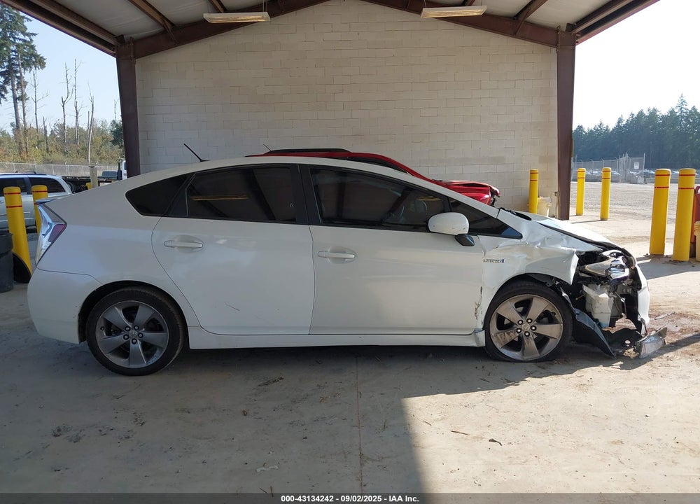 2015 TOYOTA PRIUS VIN: JTDKN3DUXF0404621