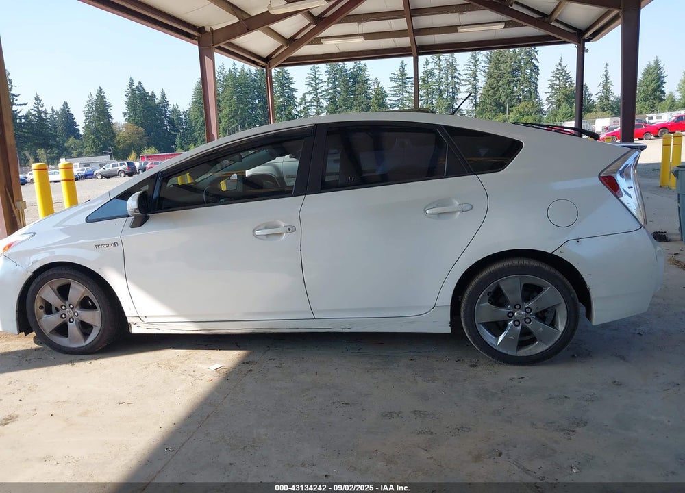 2015 TOYOTA PRIUS VIN: JTDKN3DUXF0404621