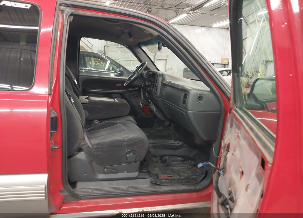 2000 CHEVROLET SILVERADO 1500 LS VIN: 1GCEK19V9YE185846