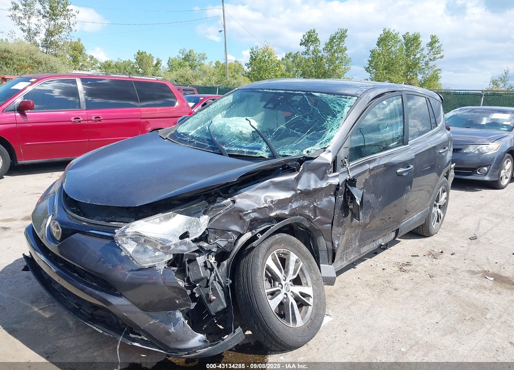 2018 TOYOTA RAV4 VIN: 2T3RFREV8JW704605