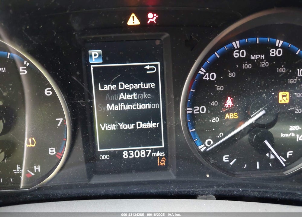 2018 TOYOTA RAV4 VIN: 2T3RFREV8JW704605
