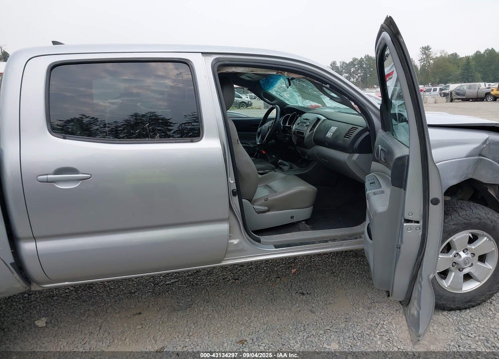 2015 TOYOTA TACOMA VIN: 5TFLU4EN2FX137664