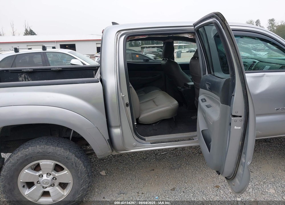 2015 TOYOTA TACOMA VIN: 5TFLU4EN2FX137664