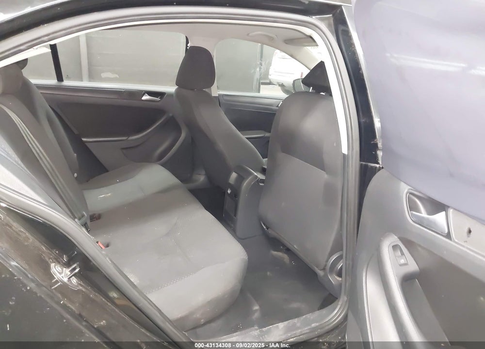2014 VOLKSWAGEN JETTA VIN: 3VW2K7AJ6EM389425