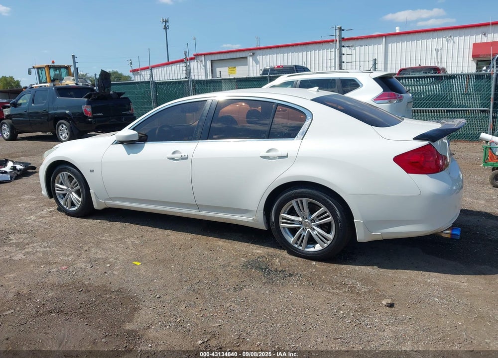 2015 INFINITI Q40 VIN: JN1CV6APXFM500619