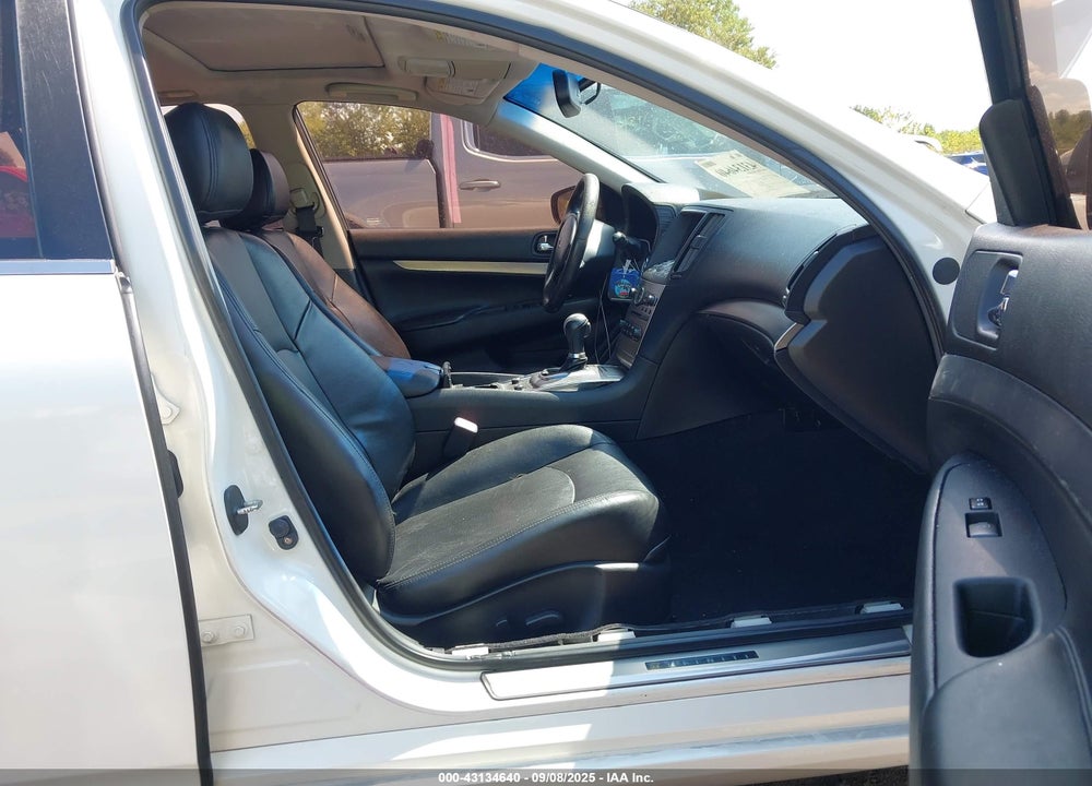 2015 INFINITI Q40 VIN: JN1CV6APXFM500619