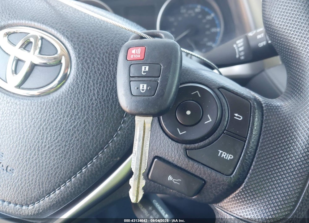 2018 TOYOTA RAV4 VIN: JTMZFREV6JJ752098