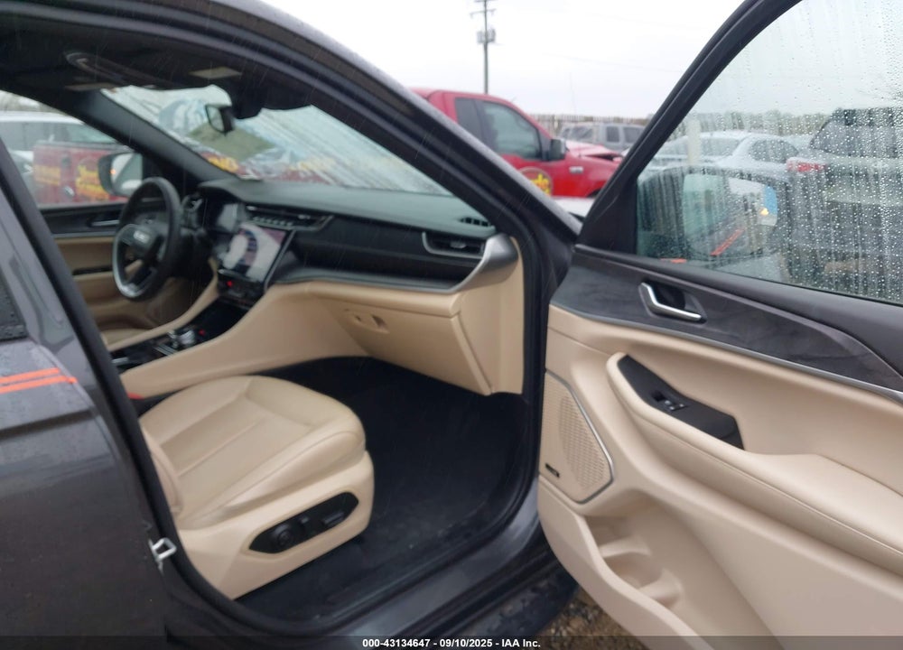 2023 JEEP GRAND CHEROKEE L VIN: 1C4RJKBG9P8702355