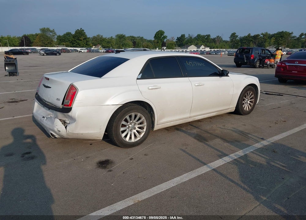 2014 CHRYSLER 300 VIN: 2C3CCAAG4EH184291