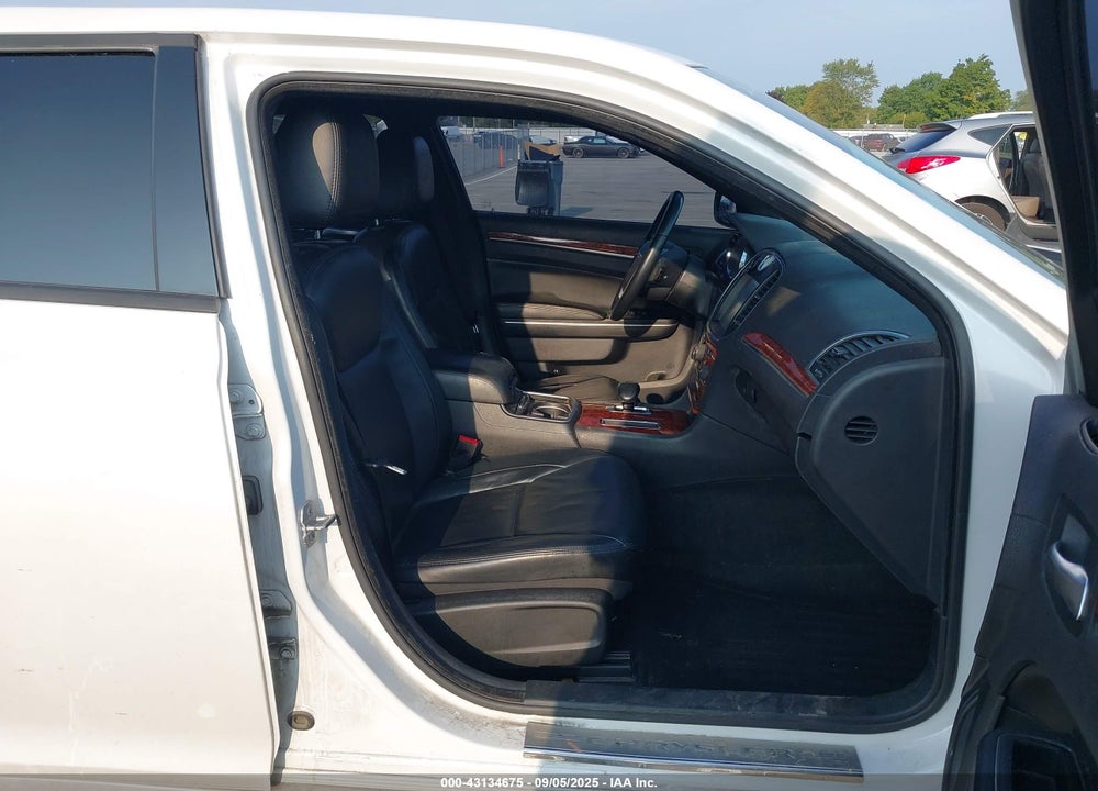 2014 CHRYSLER 300 VIN: 2C3CCAAG4EH184291