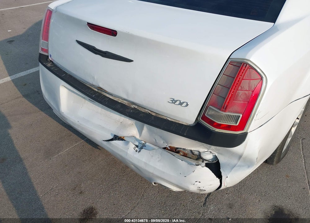 2014 CHRYSLER 300 VIN: 2C3CCAAG4EH184291