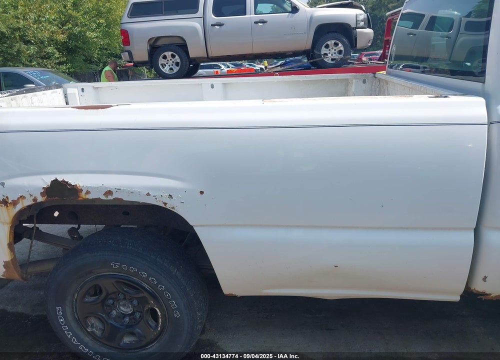 2002 CHEVROLET SILVERADO 1500 COMMERCIAL VIN: 1GCEK14W02Z196590