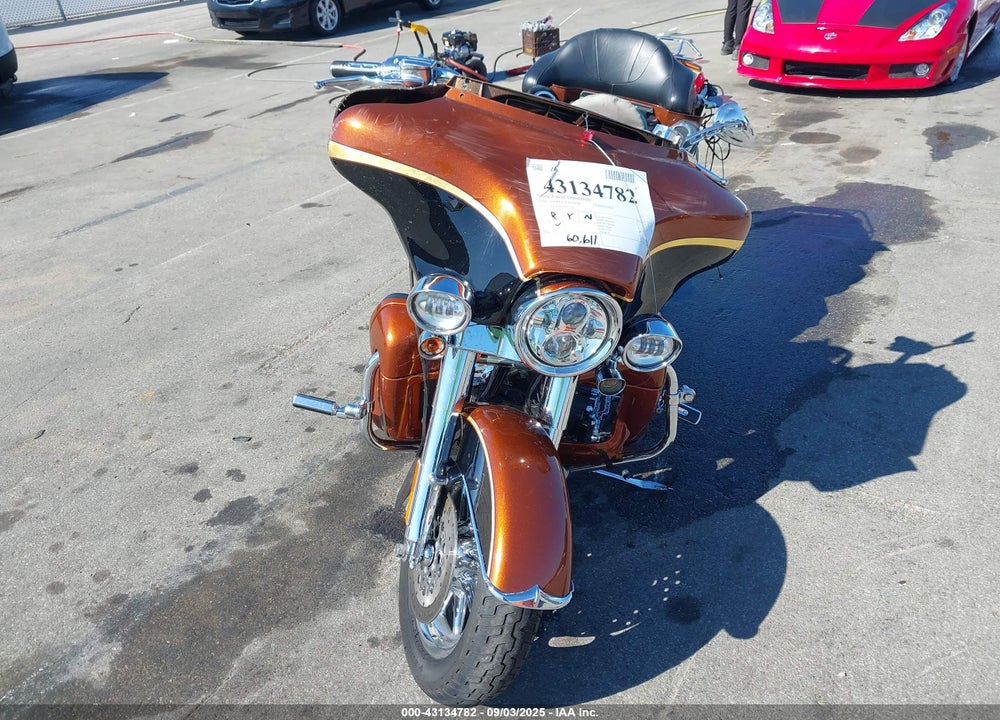 2008 HARLEY-DAVIDSON FLHTCUSE3 105TH ANNIVERSARY EDITION VIN: 1HD1PR8428Y952747