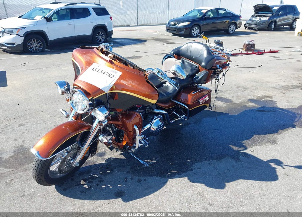 2008 HARLEY-DAVIDSON FLHTCUSE3 105TH ANNIVERSARY EDITION VIN: 1HD1PR8428Y952747