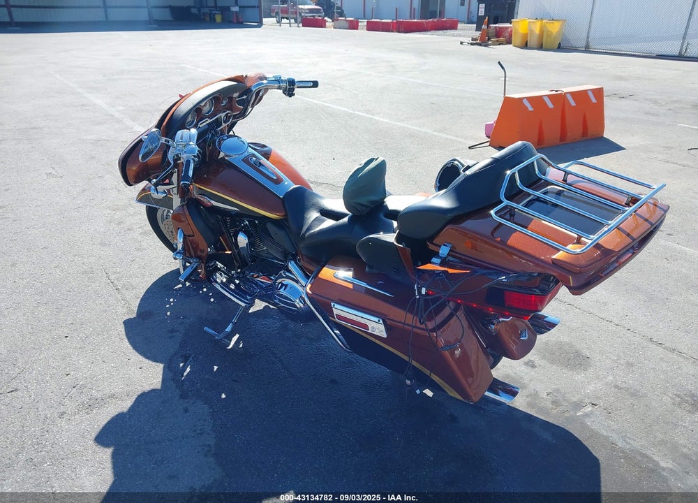 2008 HARLEY-DAVIDSON FLHTCUSE3 105TH ANNIVERSARY EDITION VIN: 1HD1PR8428Y952747