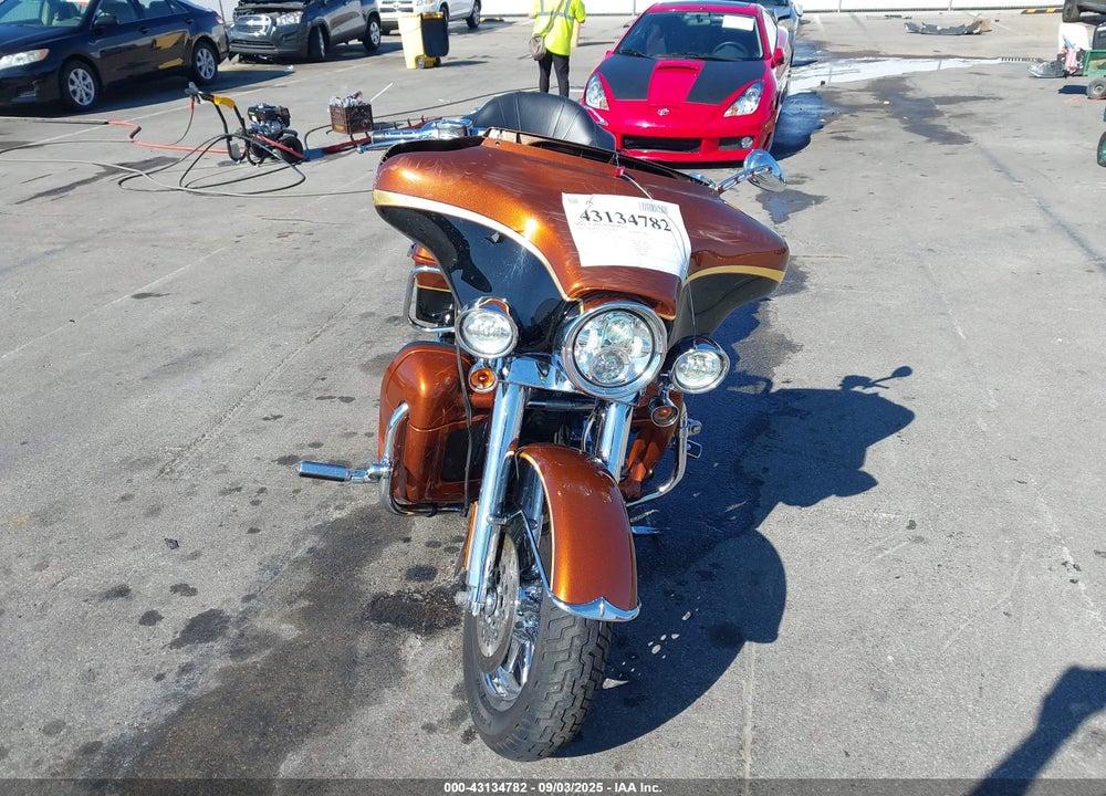 2008 HARLEY-DAVIDSON FLHTCUSE3 105TH ANNIVERSARY EDITION VIN: 1HD1PR8428Y952747