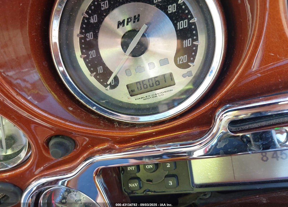2008 HARLEY-DAVIDSON FLHTCUSE3 105TH ANNIVERSARY EDITION VIN: 1HD1PR8428Y952747