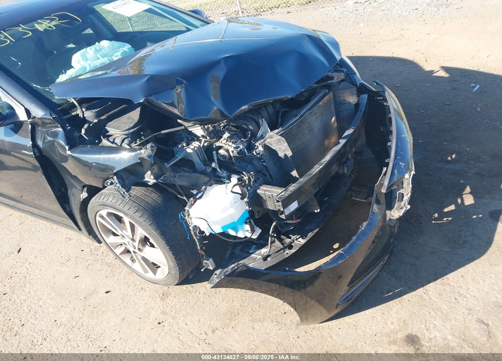 2017 HYUNDAI ELANTRA VIN: 5NPD84LF6HH050322