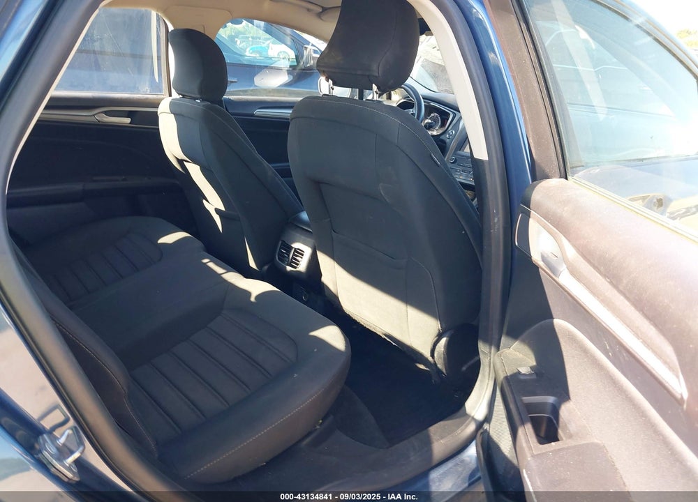 2019 FORD FUSION VIN: 3FA6P0HD7KR231063