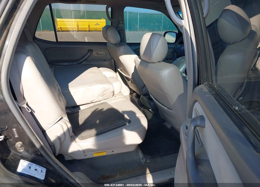 2005 TOYOTA SEQUOIA SR5 V8 VIN: 5TDBT44A75S239060