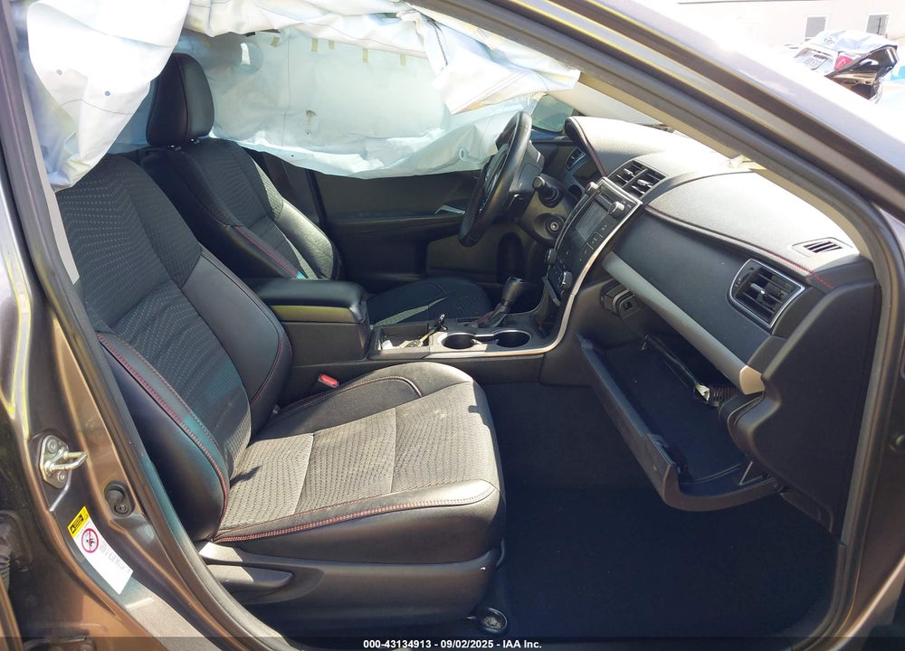 2015 TOYOTA CAMRY SE VIN: 4T1BF1FK9FU044842