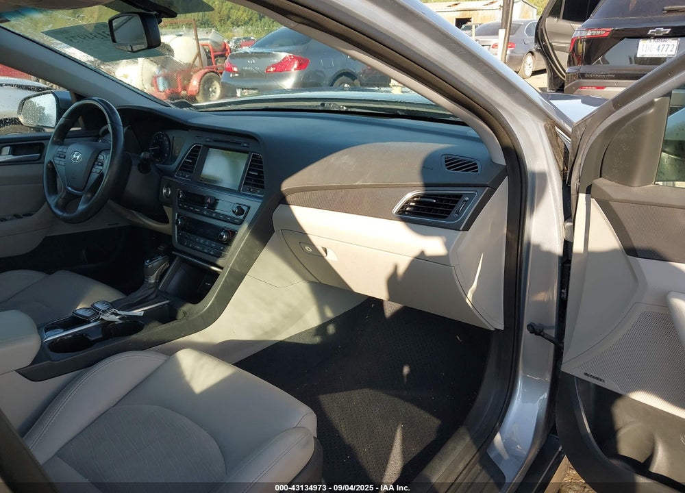 2015 HYUNDAI SONATA VIN: 5NPE34AF0FH166098