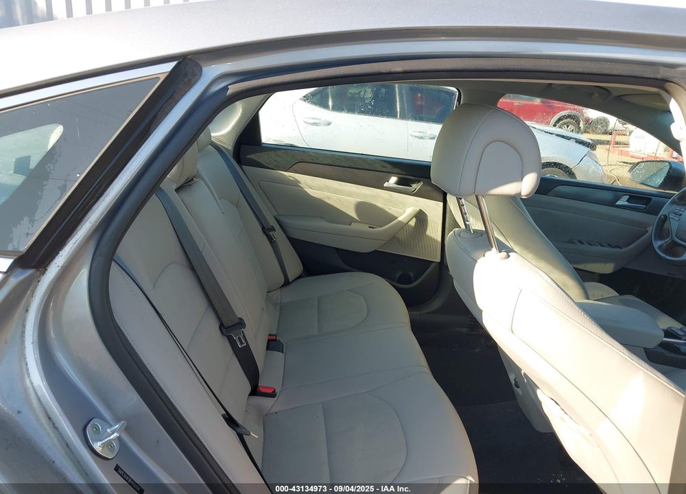 2015 HYUNDAI SONATA VIN: 5NPE34AF0FH166098