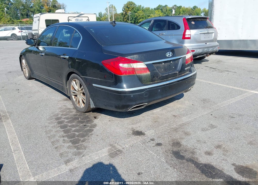 2013 HYUNDAI GENESIS VIN: KMHGC4DD1DU238153