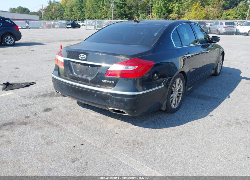 2013 HYUNDAI GENESIS VIN: KMHGC4DD1DU238153