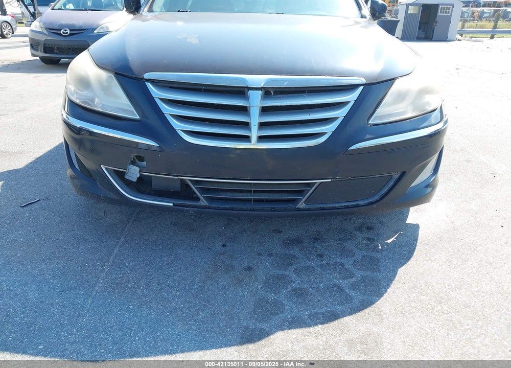 2013 HYUNDAI GENESIS VIN: KMHGC4DD1DU238153