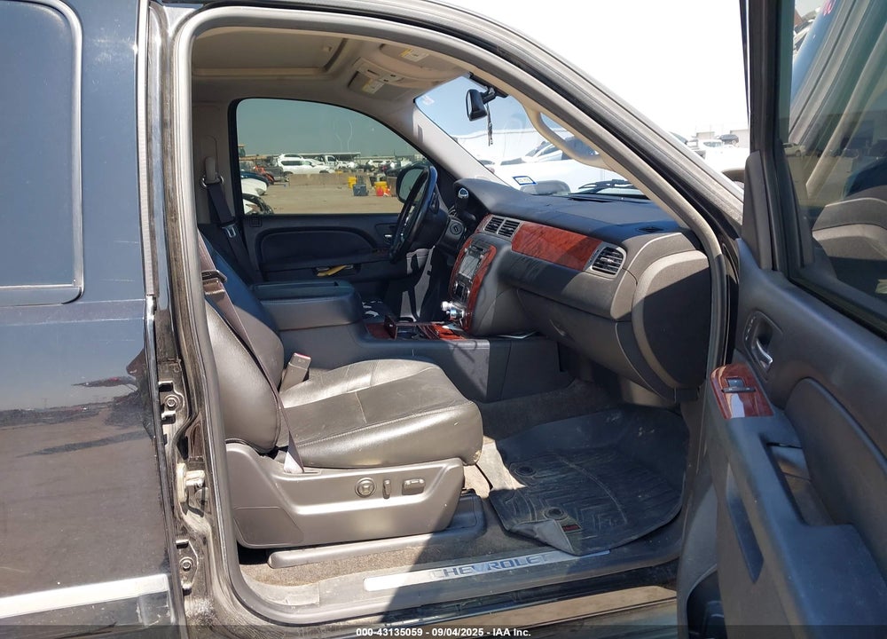 2013 CHEVROLET TAHOE LTZ VIN: 1GNSCCE06DR329725