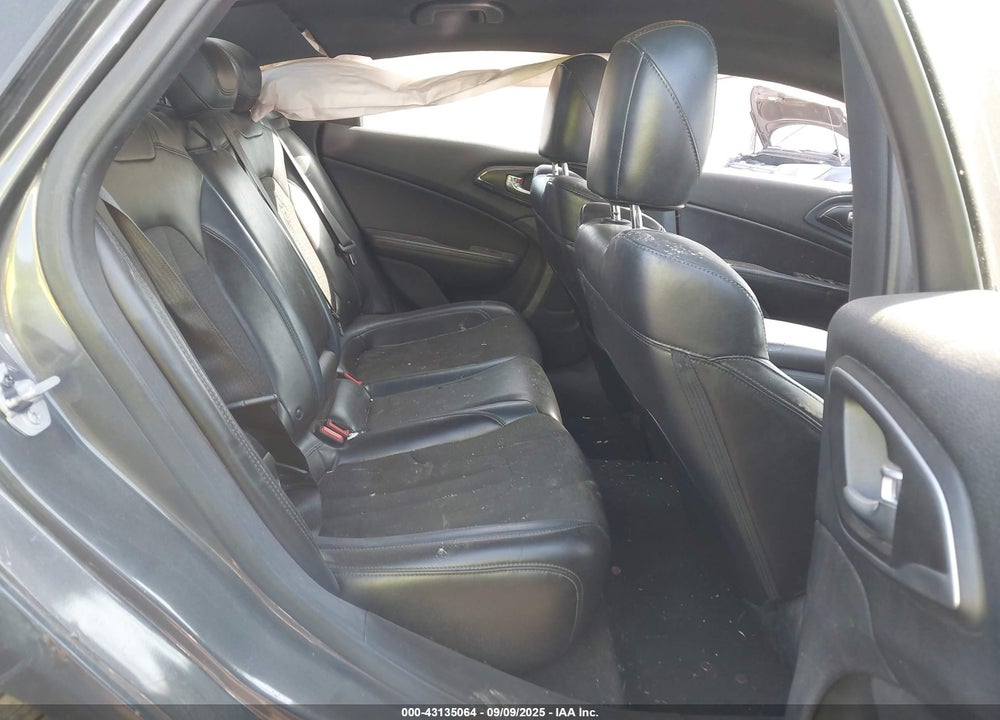 2015 CHRYSLER 200 S VIN: 1C3CCCDG4FN560522