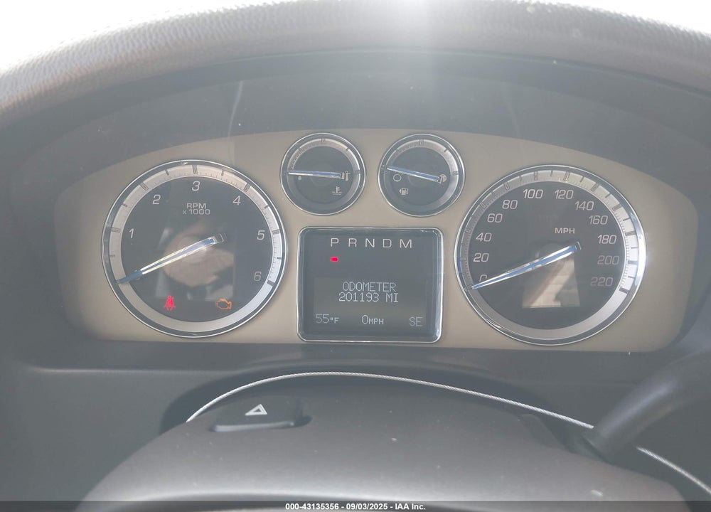 2010 CADILLAC ESCALADE VIN: 1GYUKDEF0AR160855