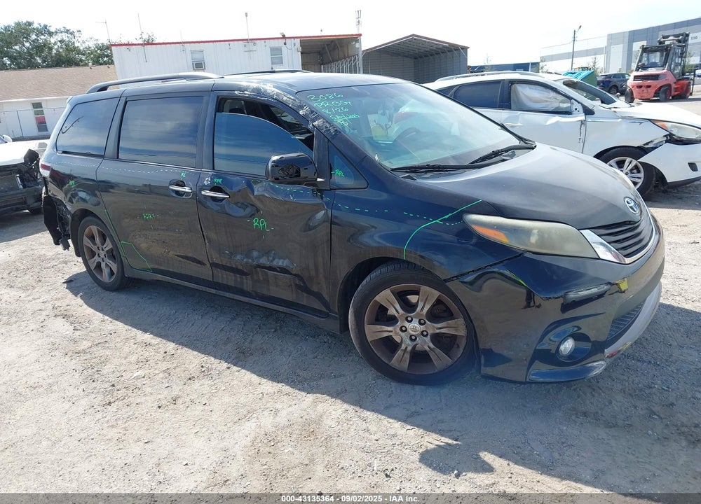 2015 TOYOTA SIENNA SE PREMIUM 8 PASSENGER VIN: 5TDXK3DC9FS646531