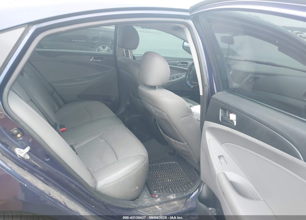2011 HYUNDAI SONATA SE VIN: 5NPEC4AC6BH302458