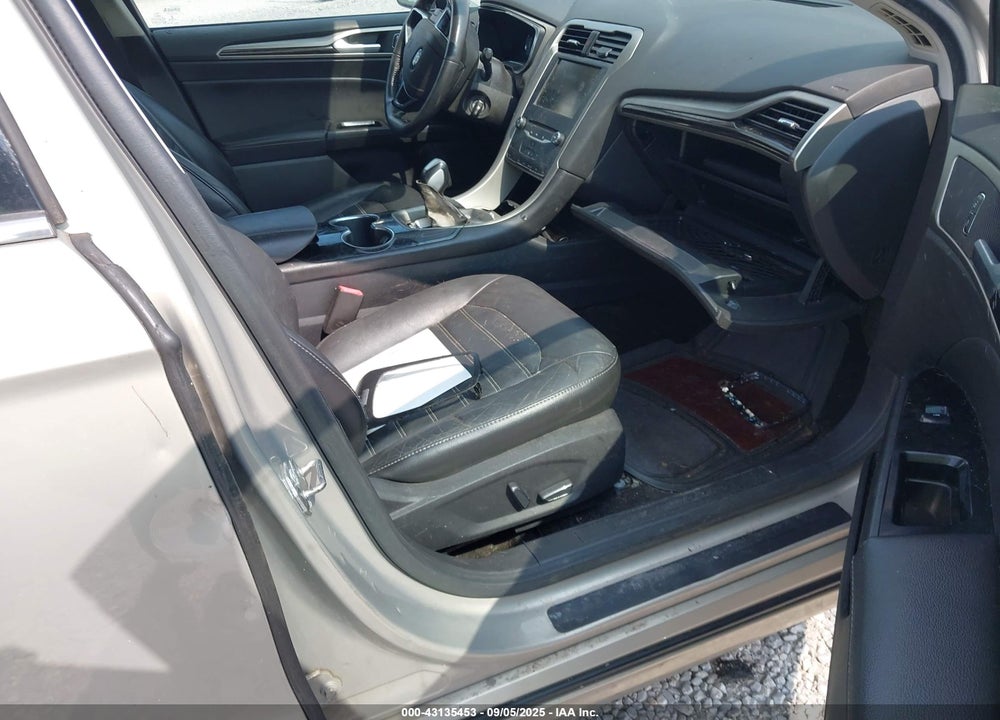 2015 FORD FUSION SE VIN: 3FA6P0HDXFR150516
