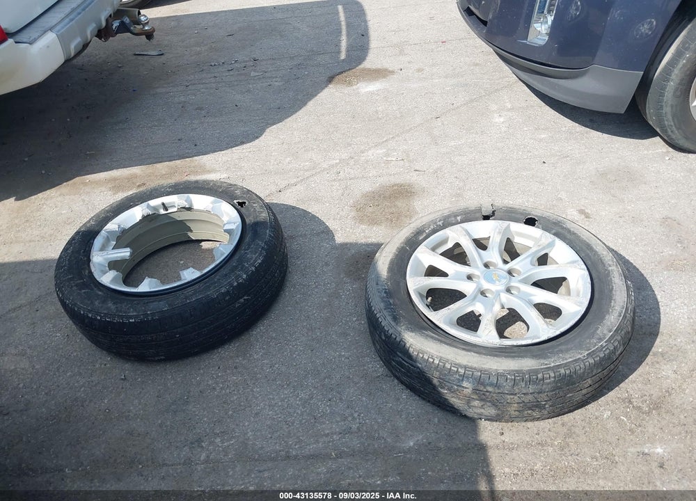 2019 CHEVROLET EQUINOX VIN: 2GNAXSEV2K6194435
