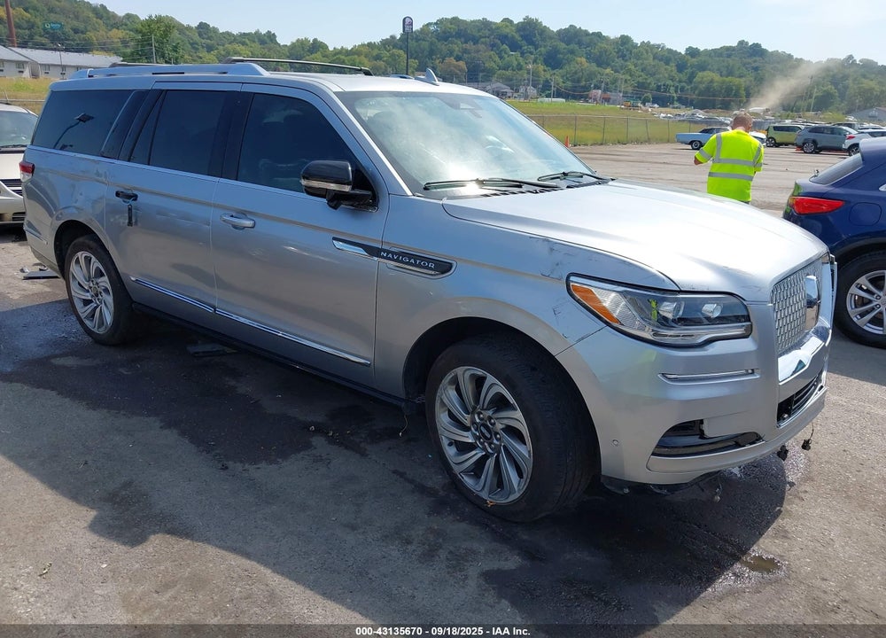2023 LINCOLN NAVIGATOR RESERVE L VIN: 5LMJJ3LG1PEL02642