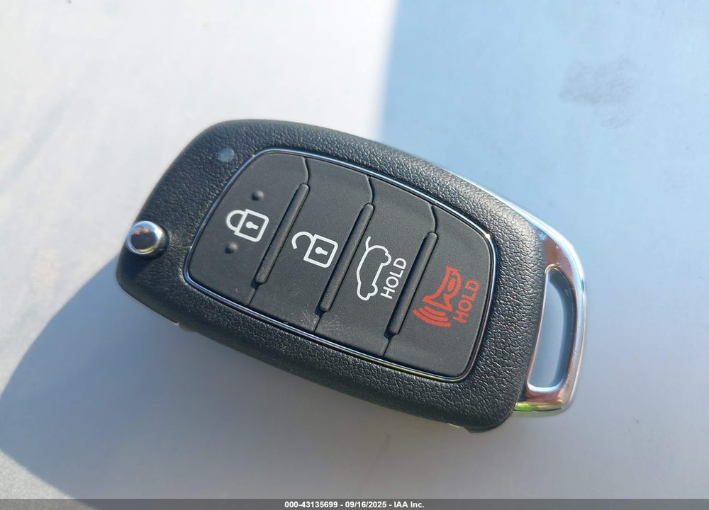 2013 HYUNDAI SANTA FE VIN: KM8SN4HF5DU023567