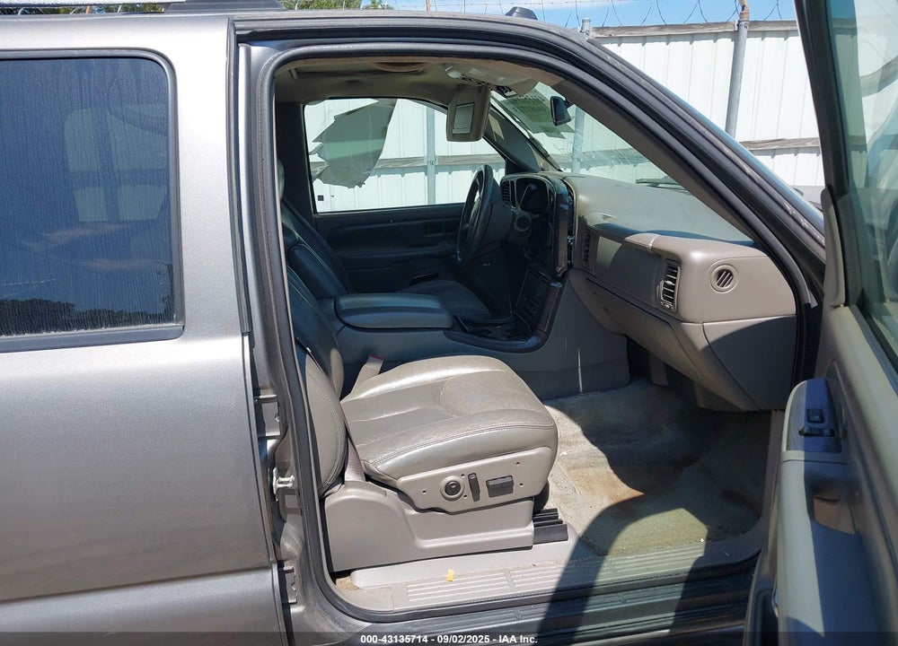 2005 GMC YUKON XL 1500 DENALI VIN: 1GKFK66U65J193505