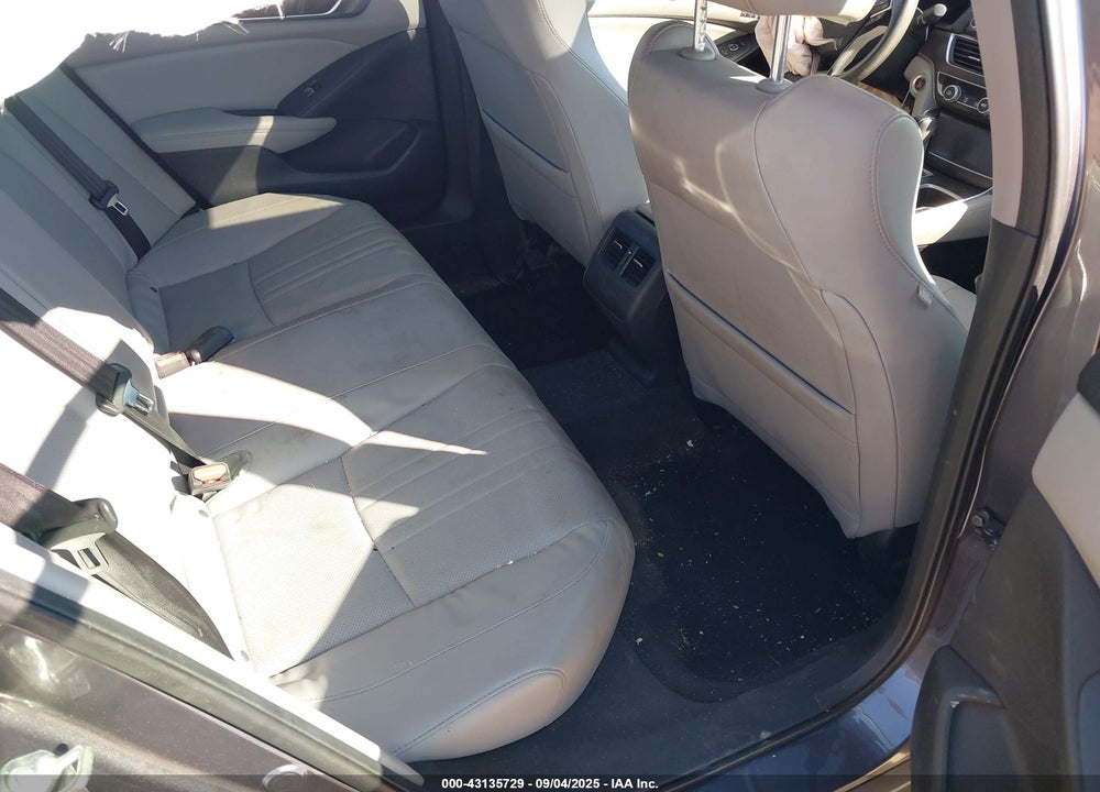 2018 HONDA ACCORD VIN: 1HGCV1F5XJA245523