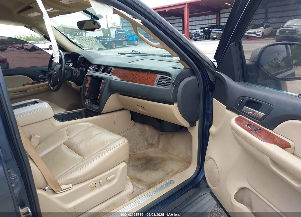 2008 CHEVROLET TAHOE VIN: 1GNFK13098R243052