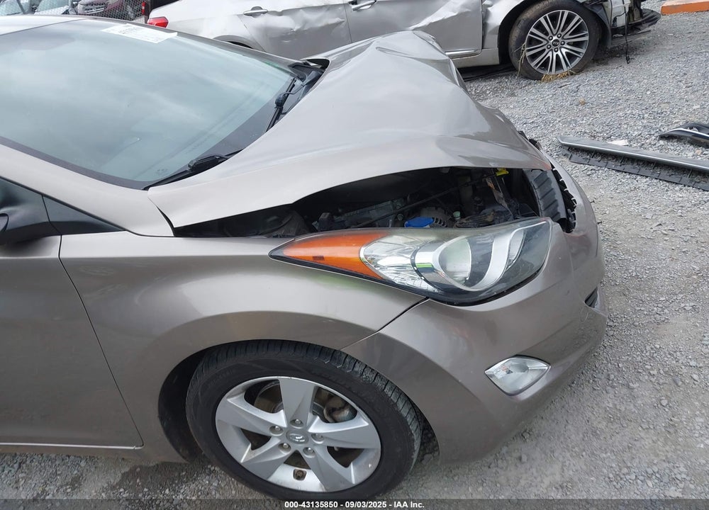 2013 HYUNDAI ELANTRA VIN: 5NPDH4AE1DH335966