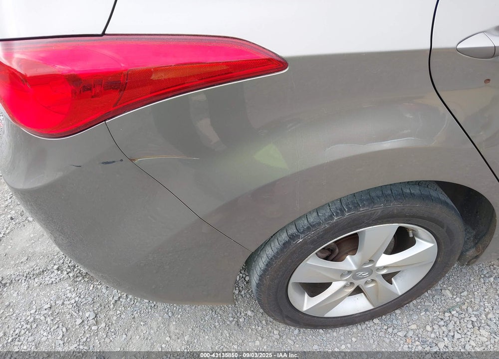 2013 HYUNDAI ELANTRA VIN: 5NPDH4AE1DH335966