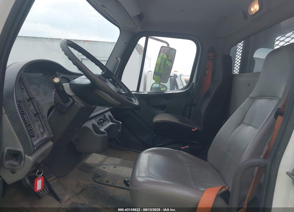 2013 FREIGHTLINER M2 106 MEDIUM DUTY VIN: 1FVHCYBS0DHFB6490