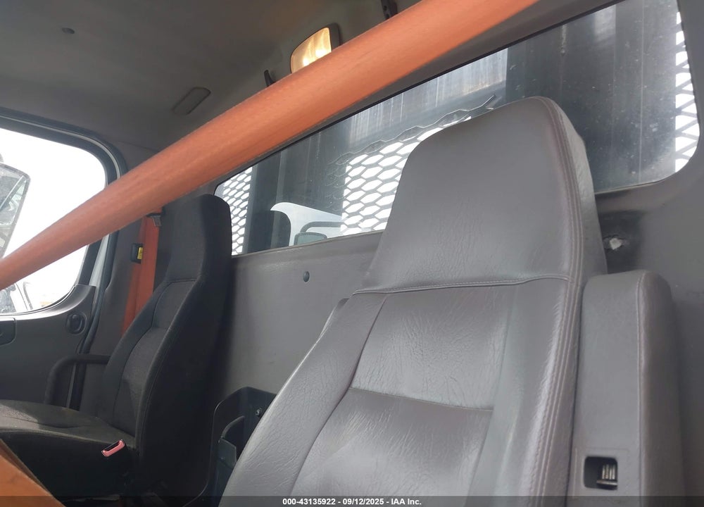 2013 FREIGHTLINER M2 106 MEDIUM DUTY VIN: 1FVHCYBS0DHFB6490
