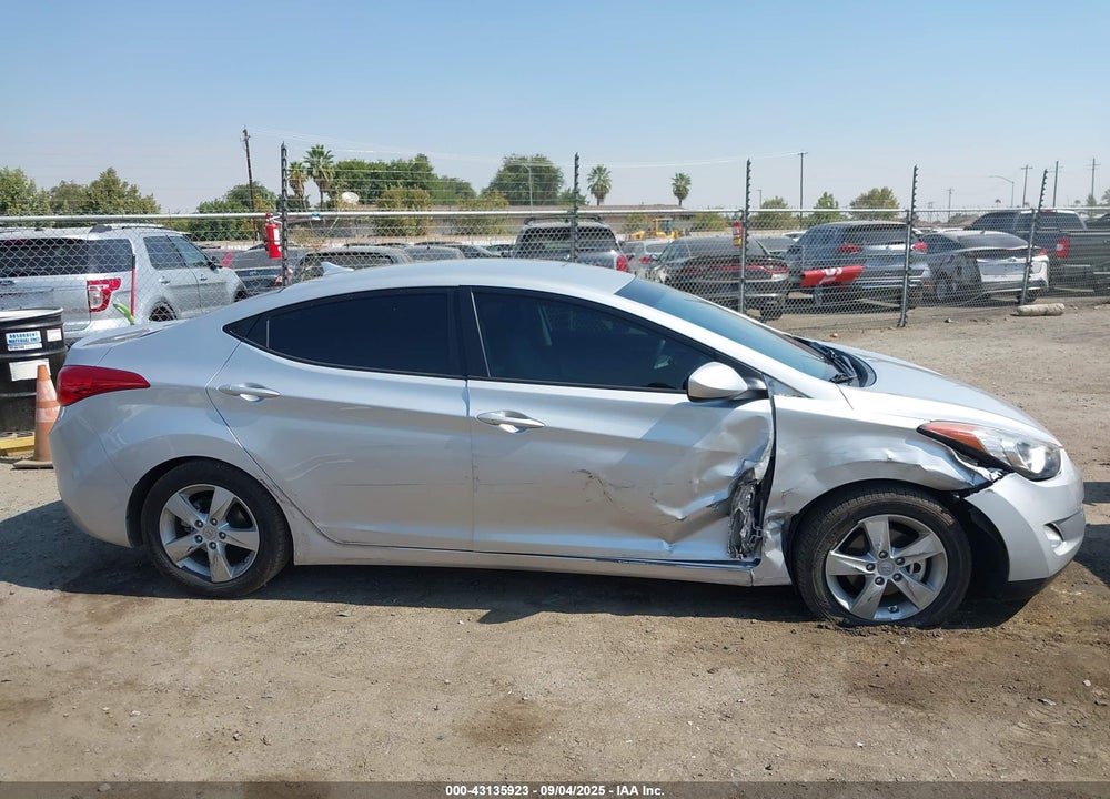 2013 HYUNDAI ELANTRA VIN: KMHDH4AE8DU670949
