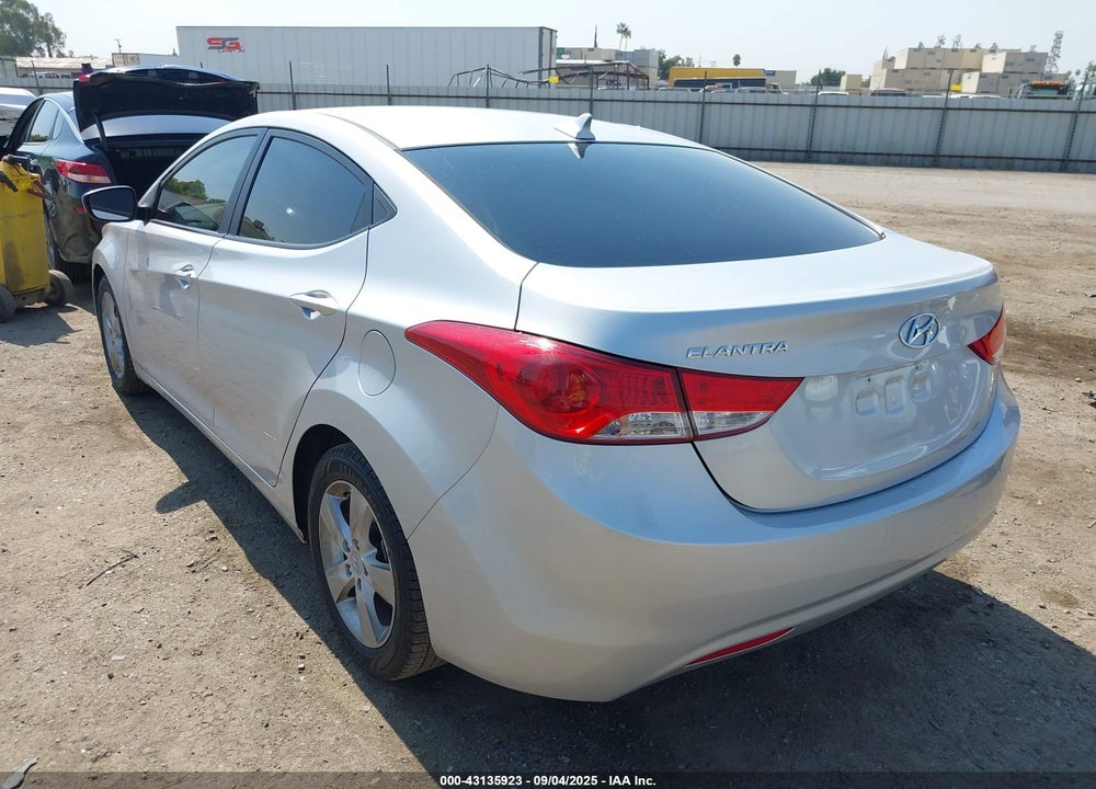 2013 HYUNDAI ELANTRA VIN: KMHDH4AE8DU670949